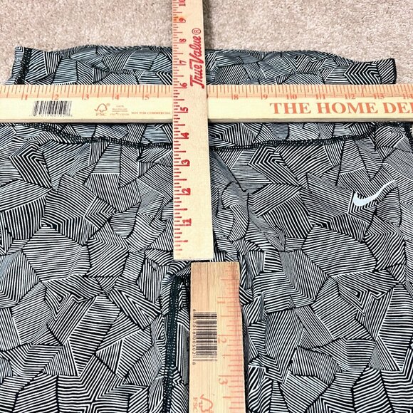 Nike Dri-Fit Leggings Black White Cropped Drawstring Zip Pocket Women’s Medium - Picture 3 of 12